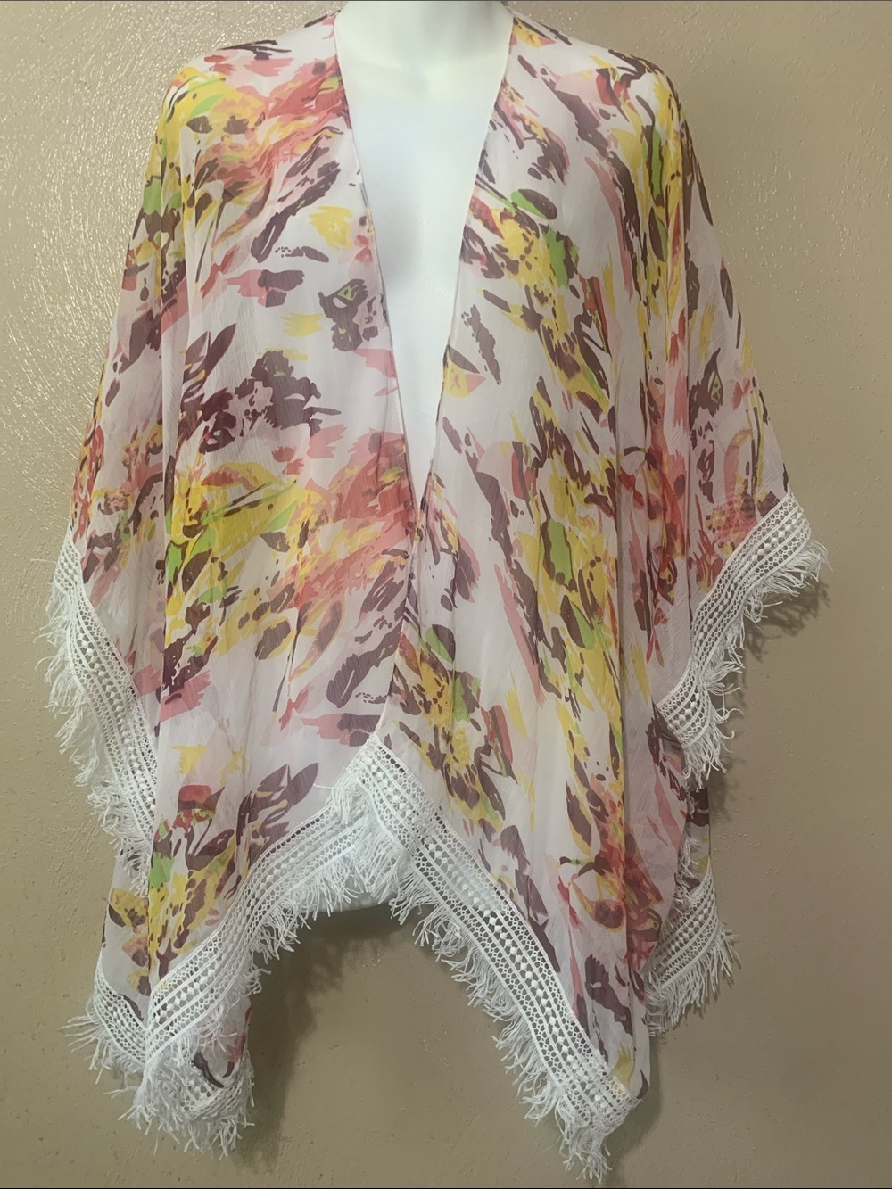#3 Steve Madden OS Floral Fringe Kimono Cover-Up - Yellow, Pink, Brown NWT - Picture 2 of 4